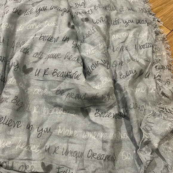 Thirty One Scarf - Picture 1 of 4